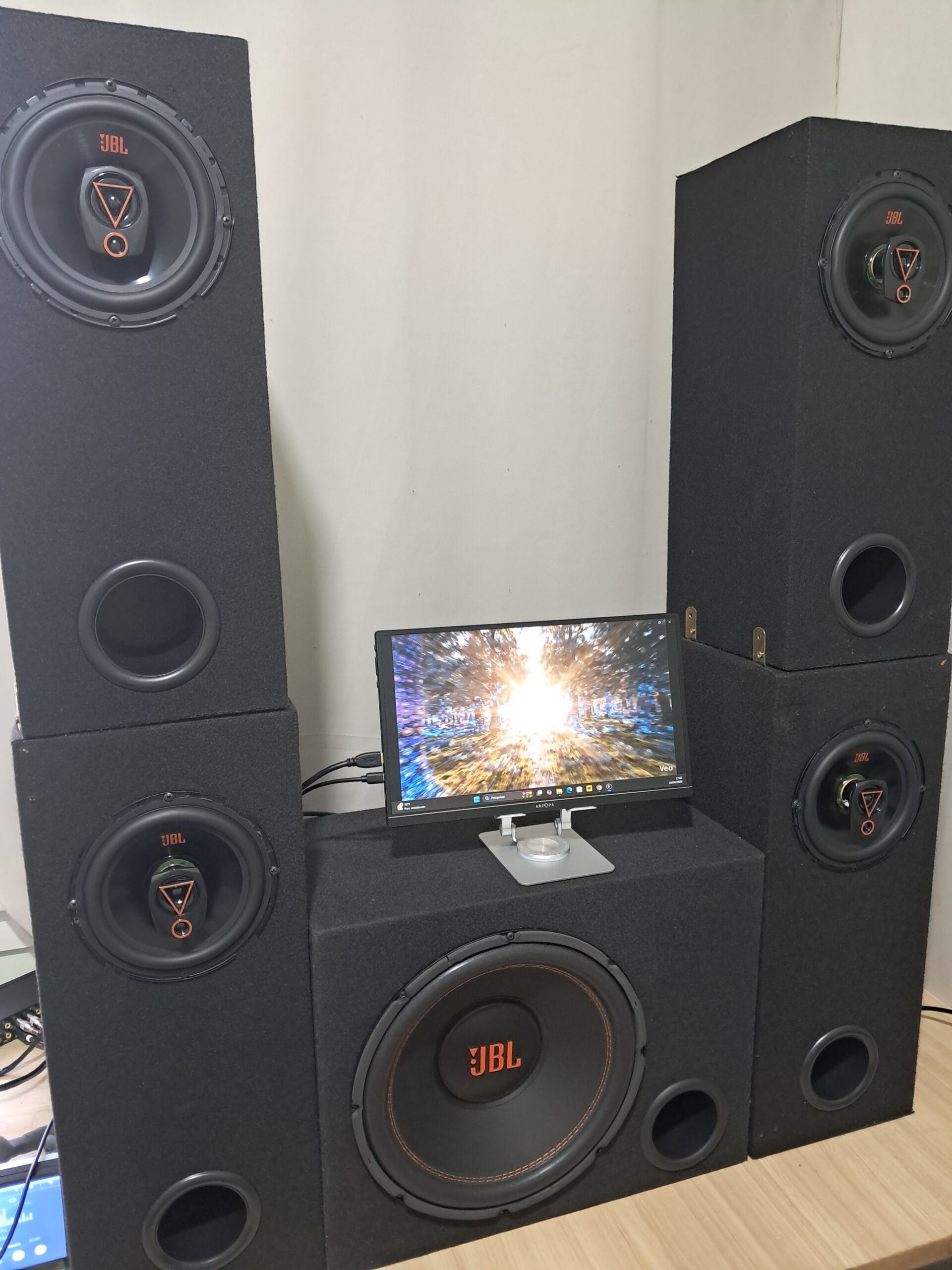 caixa bom com JBL